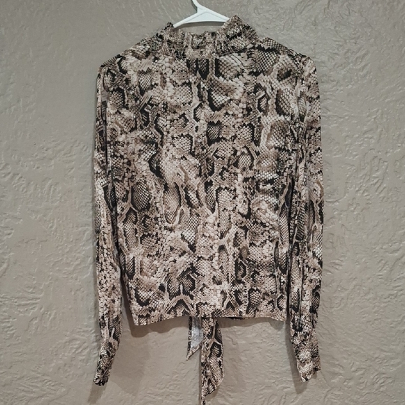 Karen Kane Brown Tan Button Down Shirt with Ruffled Asymmetrical Style - Picture 4 of 9